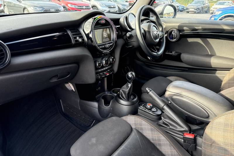 2017 MINI Hatch
