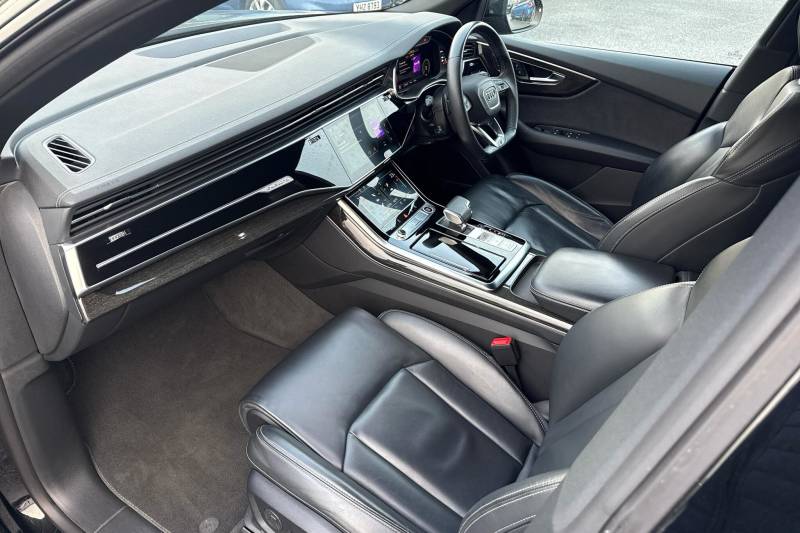 2023 Audi Q8
