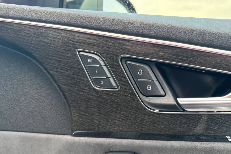 2023 Audi Q8