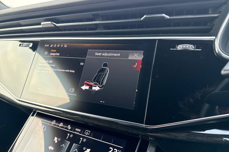 2023 Audi Q8