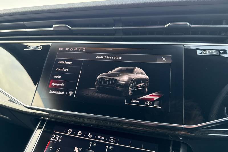 2023 Audi Q8