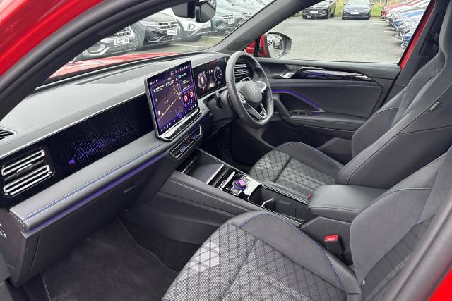 2025 Volkswagen Tiguan 2.0 TDI R-Line SUV 5dr Diesel DSG Euro 6 (s/s) (150 ps)