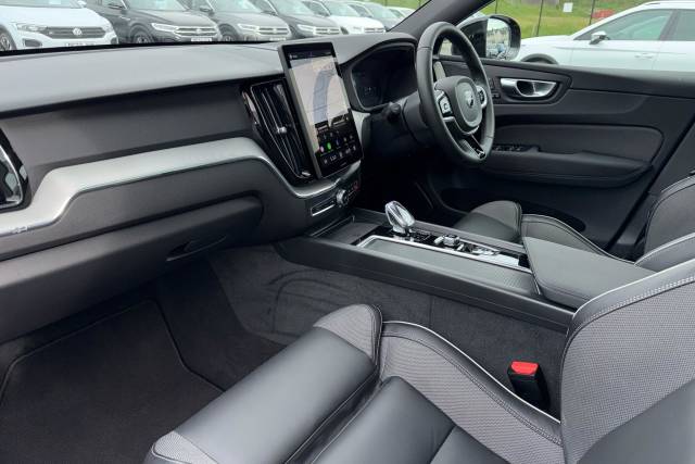 2025 Volvo XC60 2.0 B5 MHEV Plus Black Edition SUV 5dr Petrol Hybrid Auto AWD Euro 6 (s/s) (250 ps)