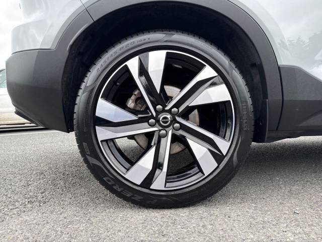 2025 Volvo XC40 2.0 B4P Plus Dark 5dr Auto