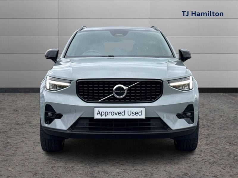 2025 Volvo XC40