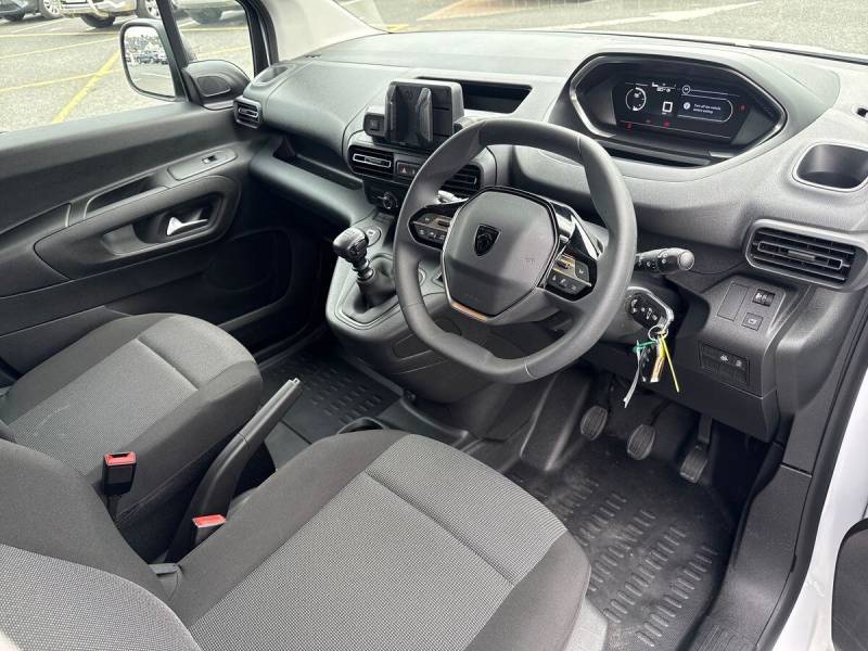 2025 Peugeot Partner